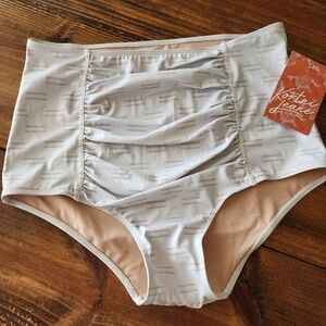 Kortni Jeane High-Waisted Bikini Bottom - White And Beige